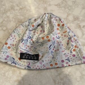 Skida Kids Floral Print and outer space Beanie - White and Multicolor